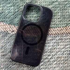 Tech 21 apple iPhone 15 pro mag safe case